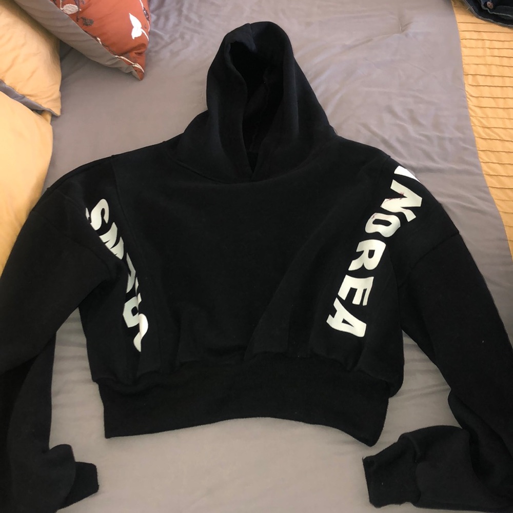 A Cropped Romwe Sweatshirt